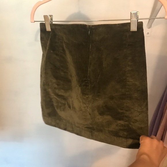 Aritzia Sunday Best Lyra Skirt - Picture 4 of 4